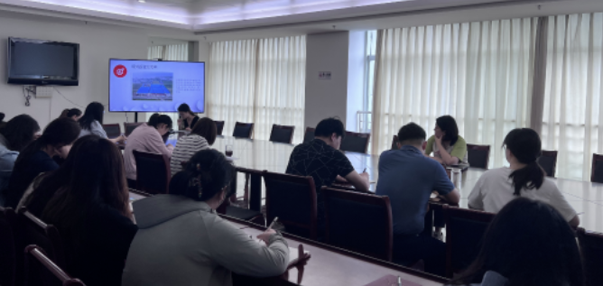 强素质 提能力——市商务局举办第三期青年干部上讲台业务交流活动